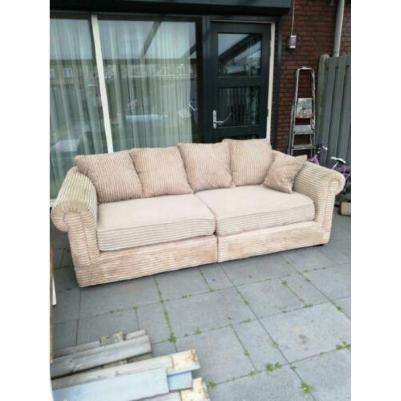 Twee delige bankenstel