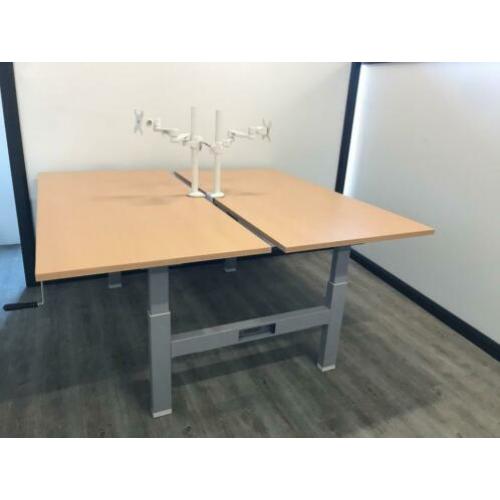 Duo bureau met 2 monitorarmen aanbieding op=op