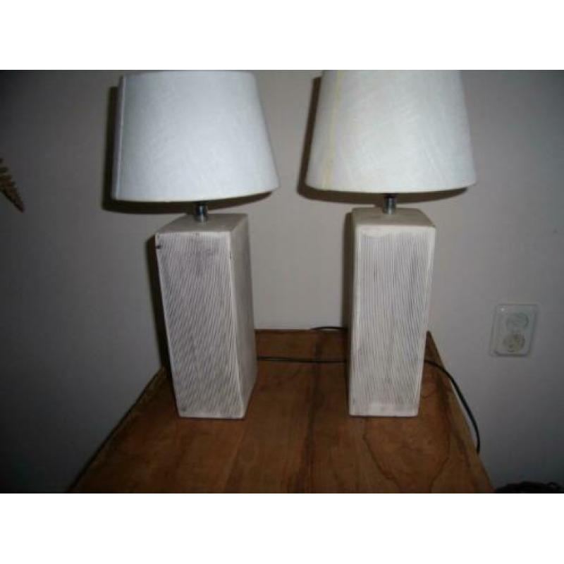 2 tafellampen stenen voet
