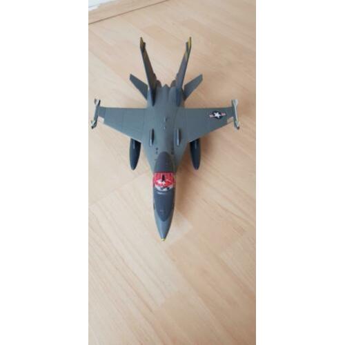 Vliegtuig, f16 38 cm