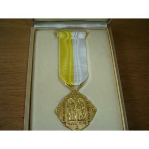 medaille pro ecclesia et pontifice erekruis vaticaan