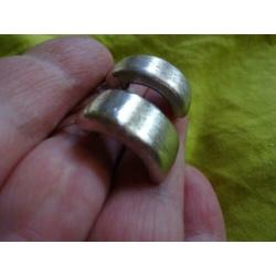 Zilverkleurige oorclips half rond boogje