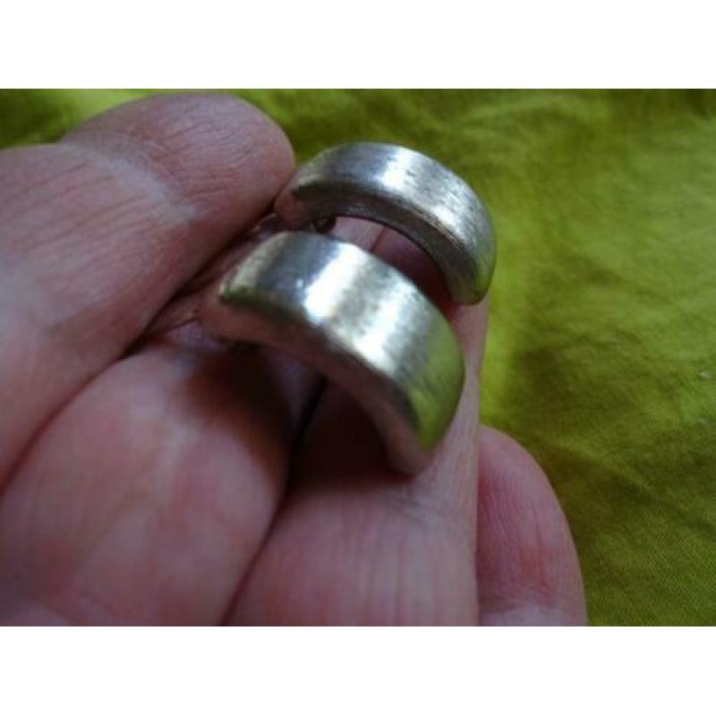 Zilverkleurige oorclips half rond boogje