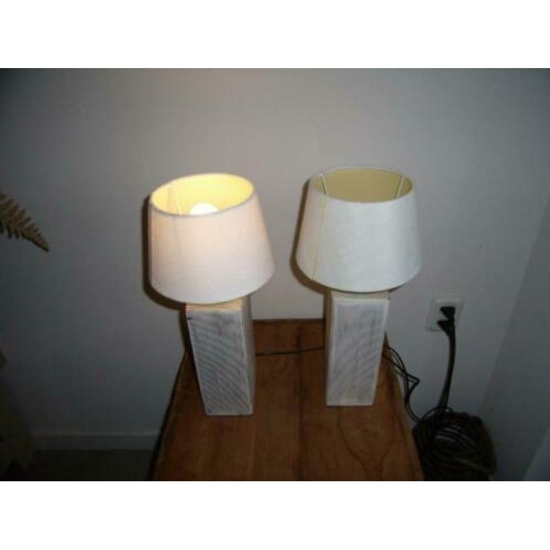 2 tafellampen stenen voet