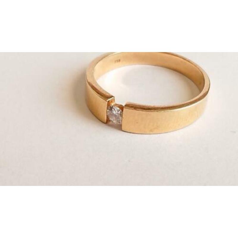 geelgouden RING, 18 karaat, met 1 Briljant 0.14 crt TW/vsi