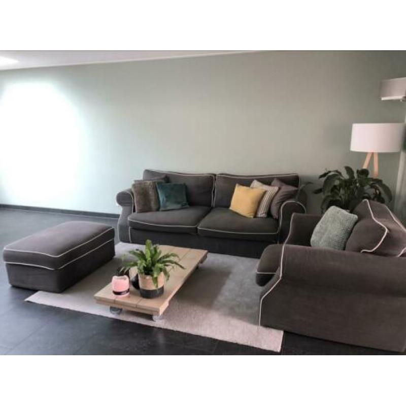 Heerlijk zittende bank met loveseat en hocker