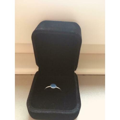 Ring met doosje.Maat S
