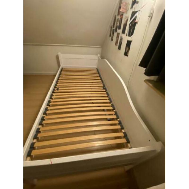 Een persoons bed