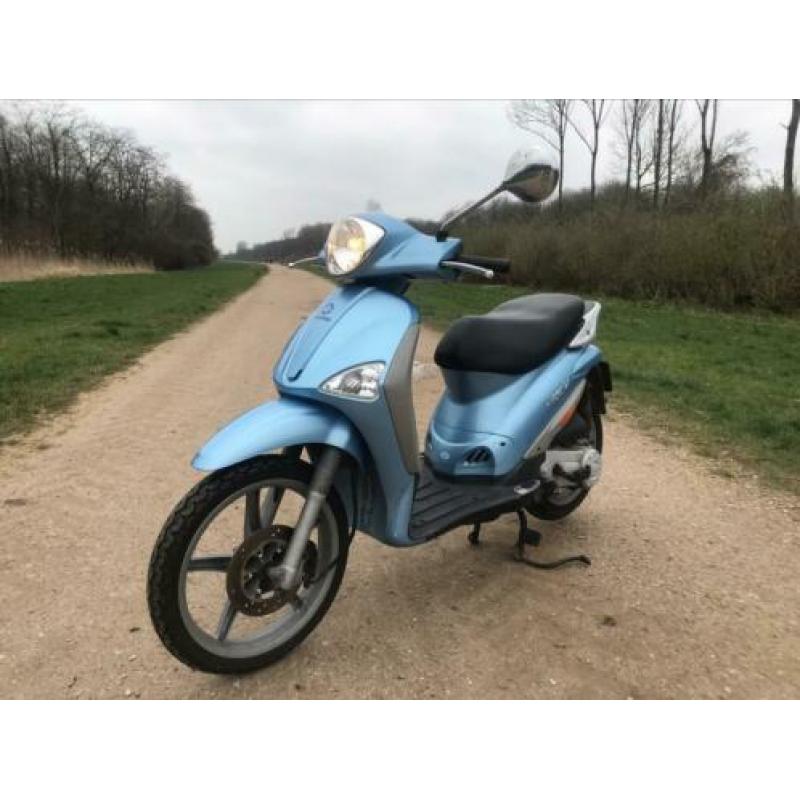 Piaggio Liberty 2006 45 km 4 takt bromscooter