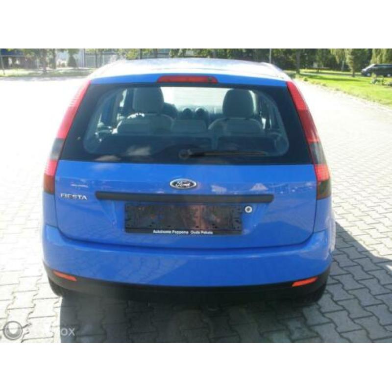 Ford Fiesta 1.3 Ambiente 5drs nwe apk!