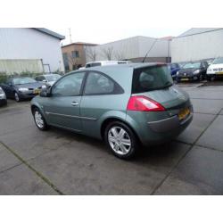Renault Mégane 2.0-16V Privilège Luxe (bj 2004)