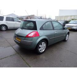 Renault Mégane 2.0-16V Privilège Luxe (bj 2004)
