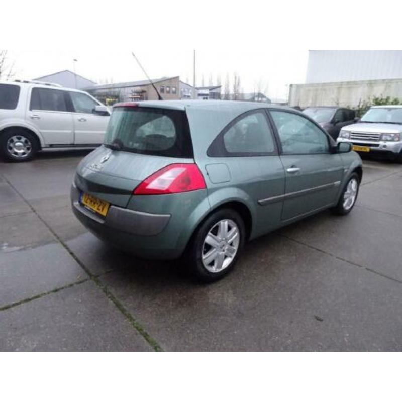 Renault Mégane 2.0-16V Privilège Luxe (bj 2004)