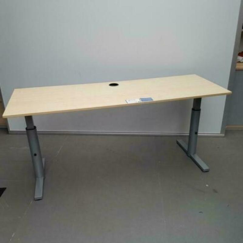 Gispen smal bureau – 170×60 cm in hoogte verstelbaar
