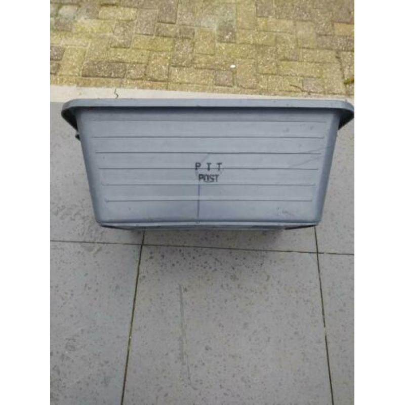 Oude PTT post(sorteer)bak