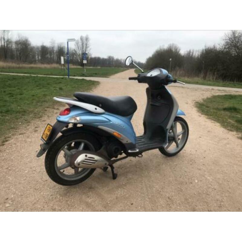 Piaggio Liberty 2006 45 km 4 takt bromscooter