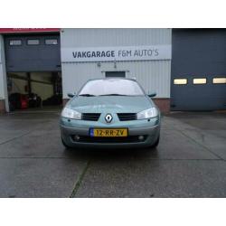 Renault Mégane 2.0-16V Privilège Luxe (bj 2004)