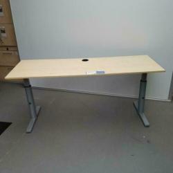 Gispen smal bureau – 170×60 cm in hoogte verstelbaar