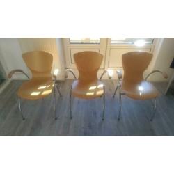 Houten stoelen 3X