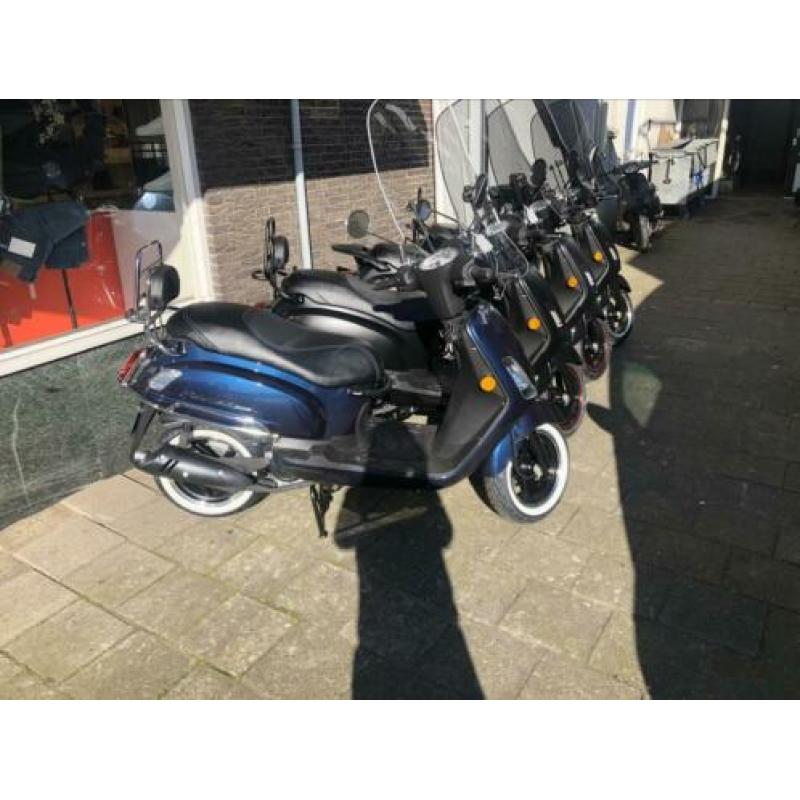 Sym fiddle’s 2 25 km led smoke windscherm direct te leveren