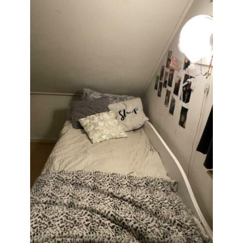 Een persoons bed
