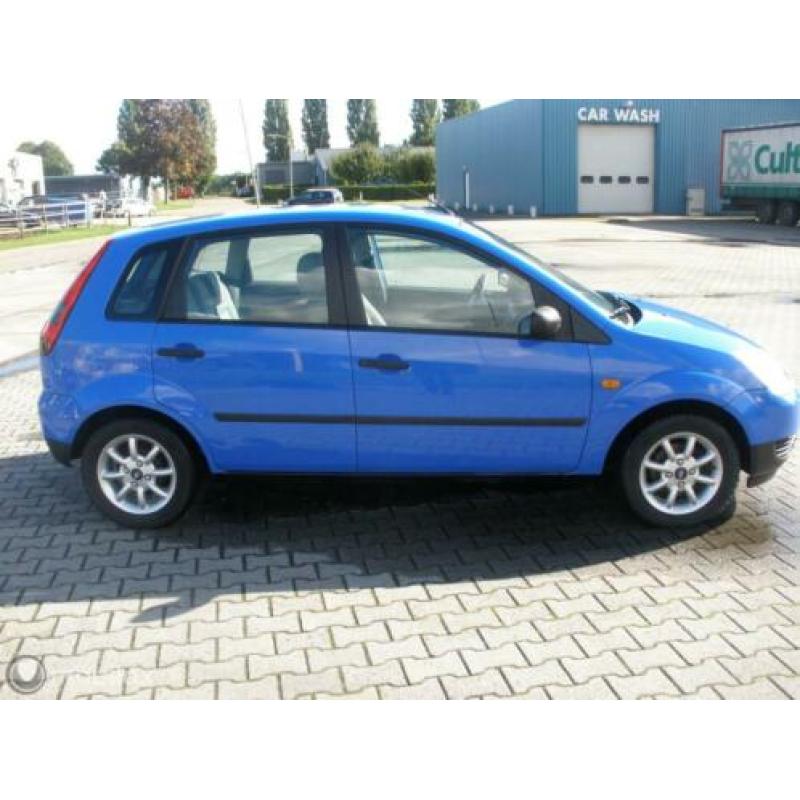 Ford Fiesta 1.3 Ambiente 5drs nwe apk!