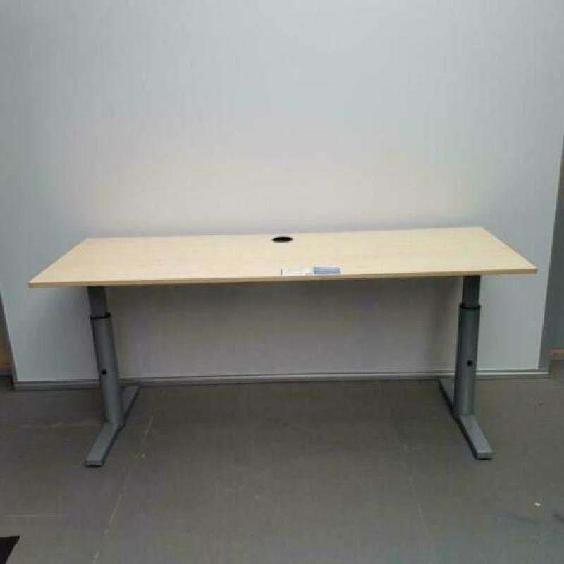 Gispen smal bureau – 170×60 cm in hoogte verstelbaar