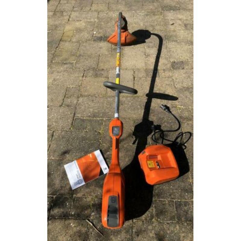 Husqvarna 136LiC inclusief lader QC120