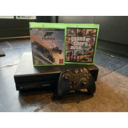Xbox one 500gb met 2 spellen