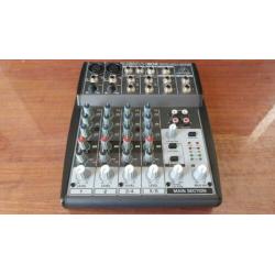 Mixer Behringer Xenyx 802