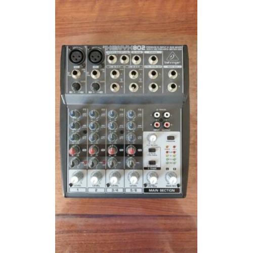 Mixer Behringer Xenyx 802