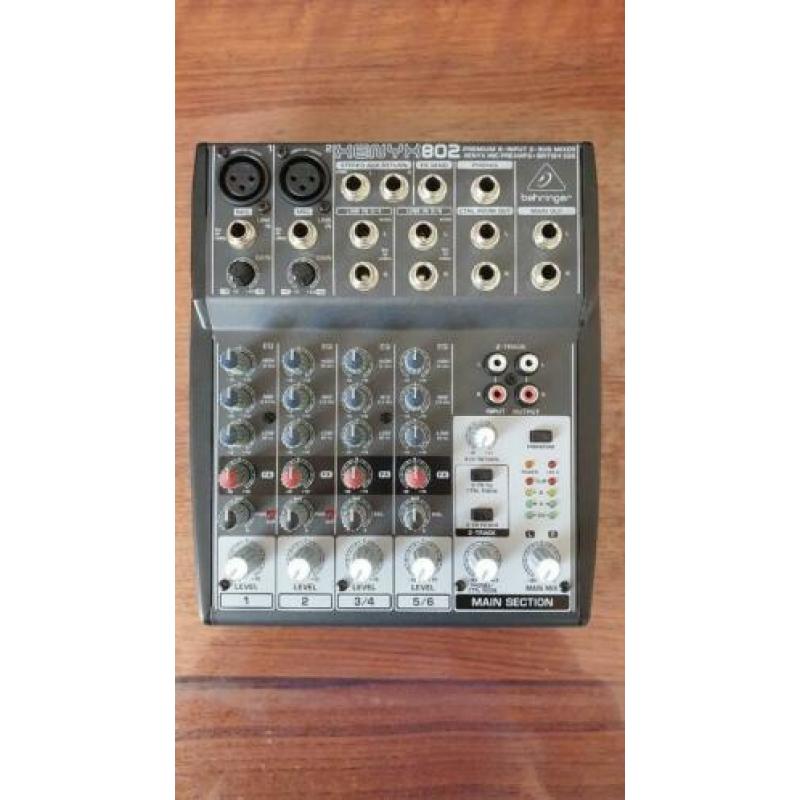 Mixer Behringer Xenyx 802