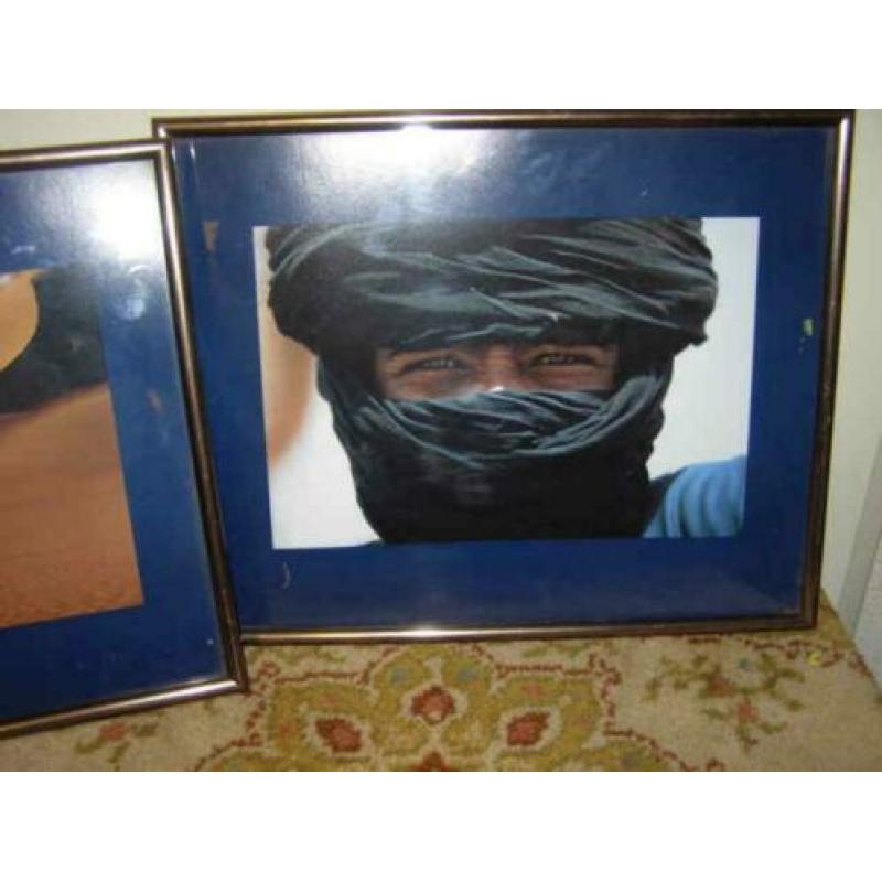 Twee Arabische foto's (A18 2325)