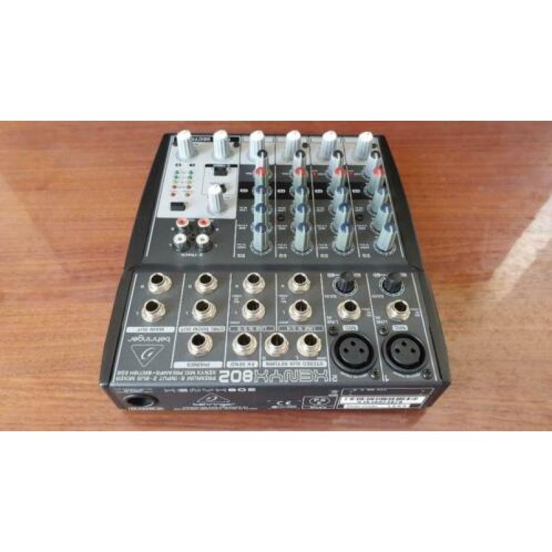 Mixer Behringer Xenyx 802