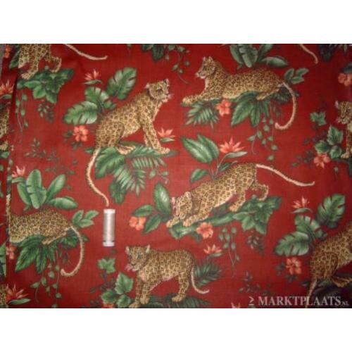 quilt stof wildlife rood met panter 0,50 meter 2,25