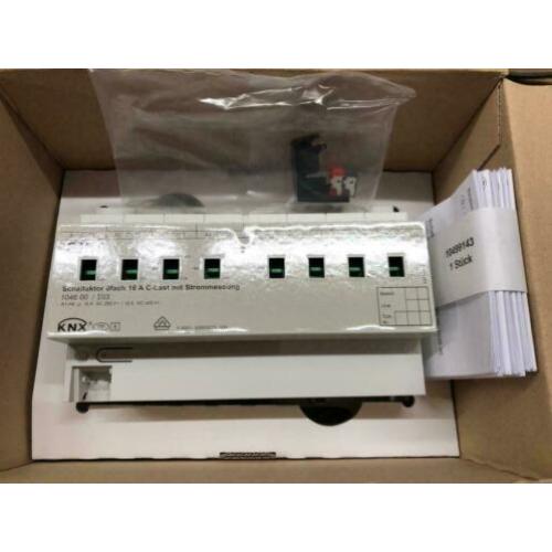 Gira schakelactor 104600 achtvoudig 16 A met handbediening