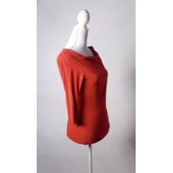VANILIA basic red boatneck top maat 34 ZGAN