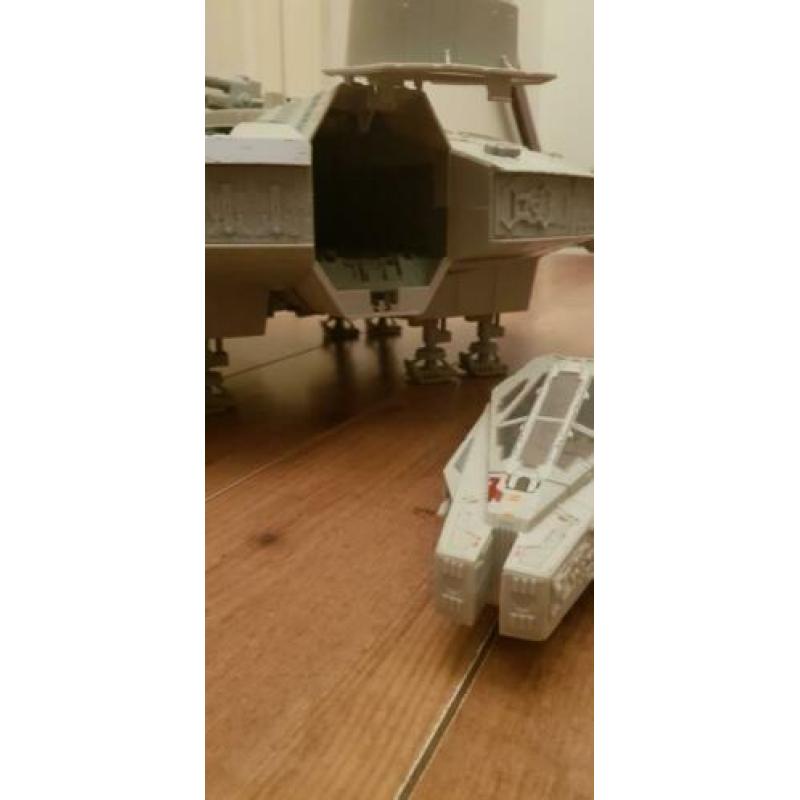 Star wars habro legacy edition millennium falcon (2008)