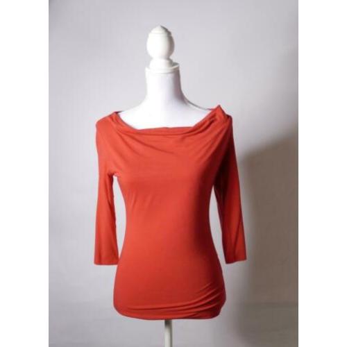 VANILIA basic red boatneck top maat 34 ZGAN