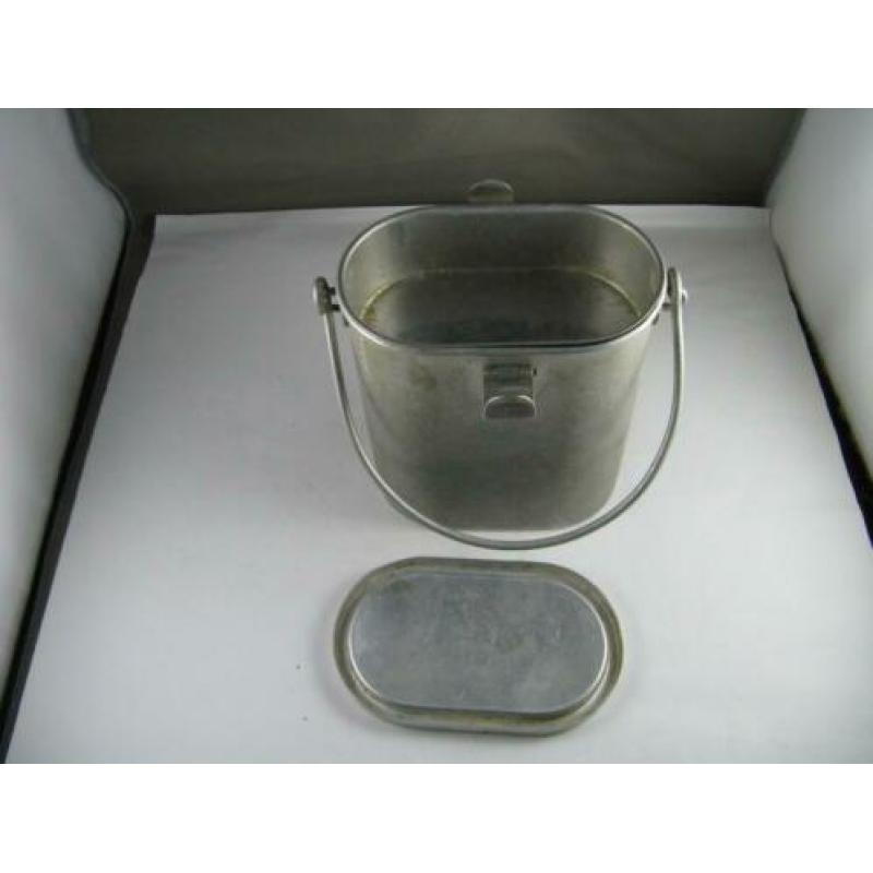 14) Frans ALUMINIUM LUNCHBUSJE