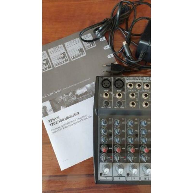 Mixer Behringer Xenyx 802