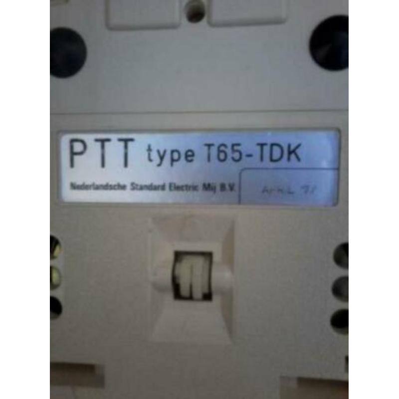 Leuk Retro PTT telefoon met druktoetstype T65 TDK in goede