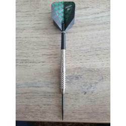 Dartpijlen 24 en 25 gram.