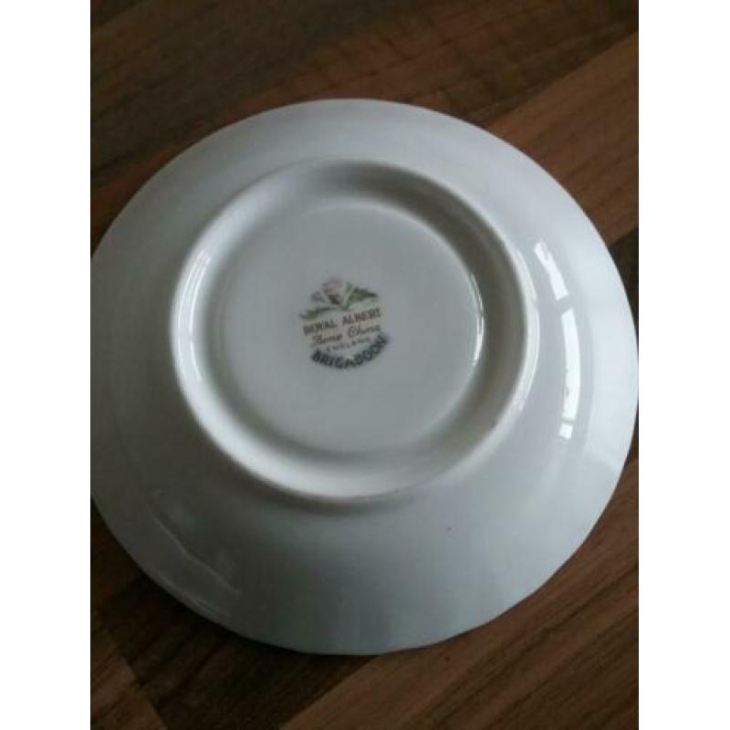 Royale Albert ..Bone China Brigadoon ..Engels thee servies.