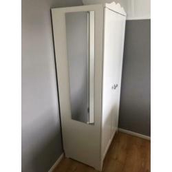 Kledingkast nog 1 beschikbaar