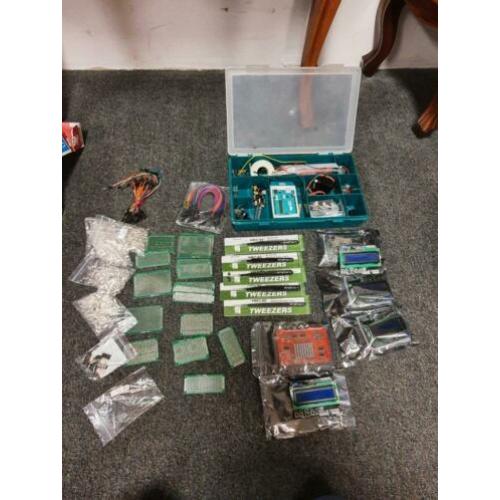Uitverkoop!! Partij elektronica onderdelen!