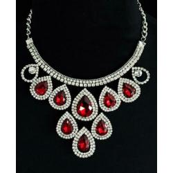 Partij sieraden / strasskettingen 2,50