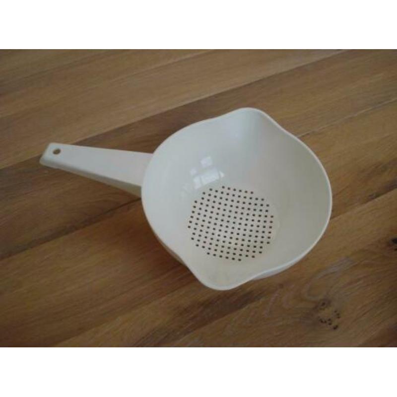 145) Tupperware vergiet, vergieten; gebruikt