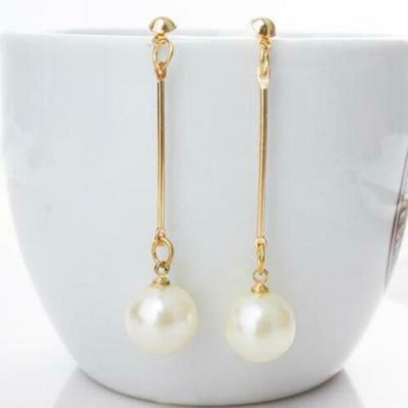 oorbellen wit parel hangers wit met goud /mooi voor de bruid