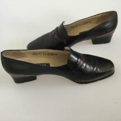 Yoli Bally 5E (38E) zwarte en bruine leren instappers